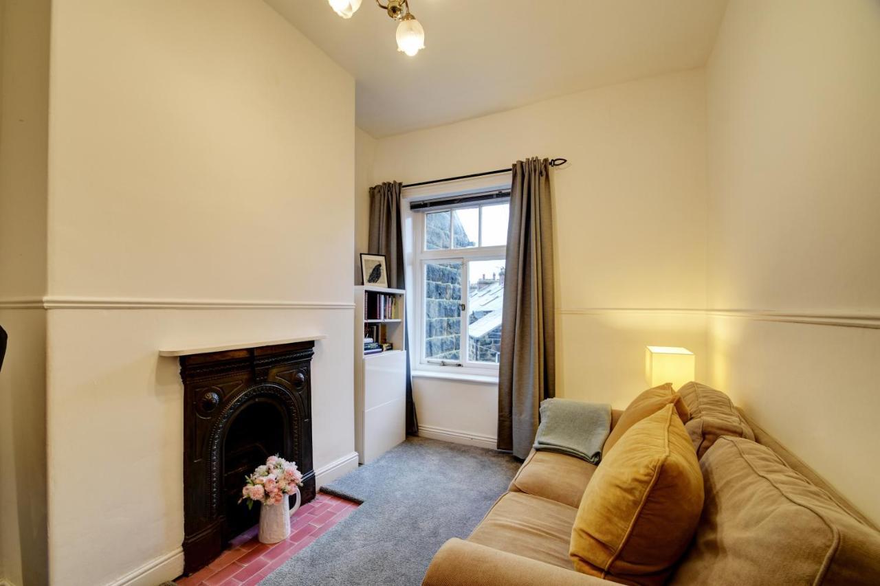 Spacious Victorian Townhouse Near Hcc With Off Street Parking Гаррогейт Екстер'єр фото