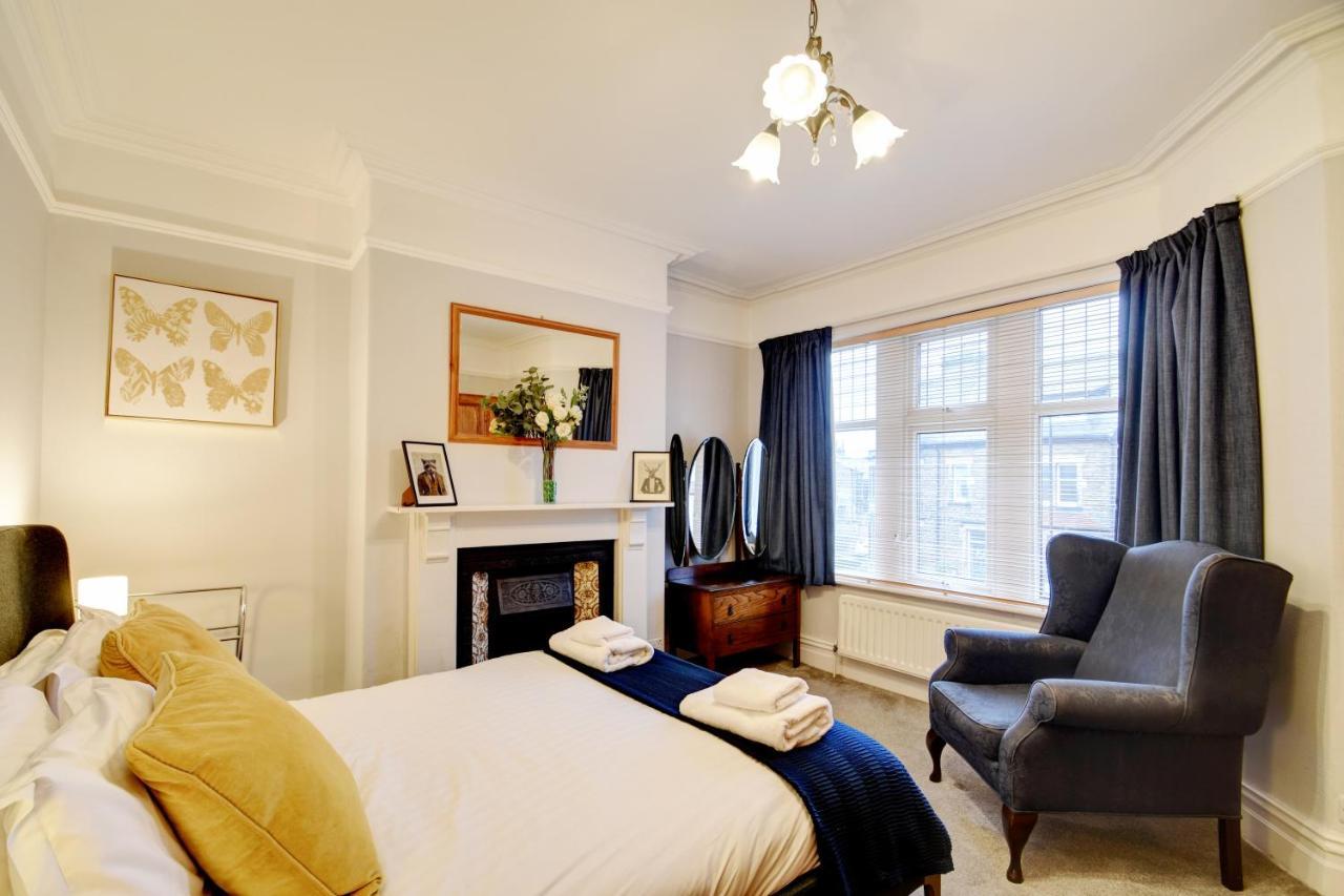 Spacious Victorian Townhouse Near Hcc With Off Street Parking Гаррогейт Екстер'єр фото